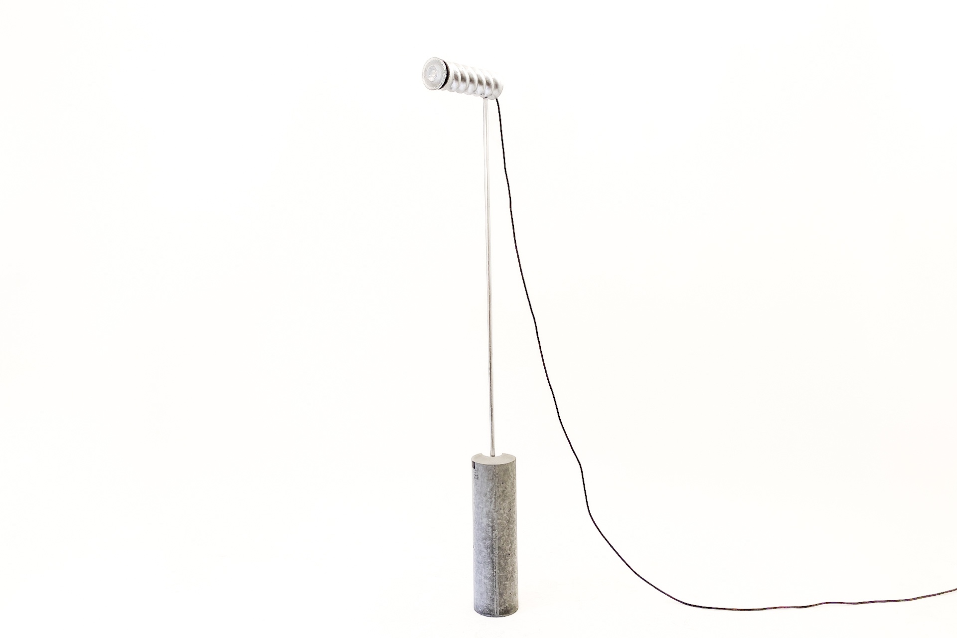 stehlampe-alu1.jpg
